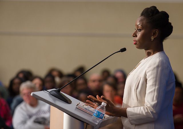 环球英语 Chimamanda Adichie: The Wise Young Writer