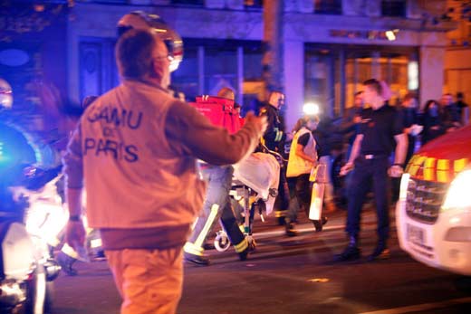 女子在巴黎恐袭中装死逃生 网述亲身经历被疯传