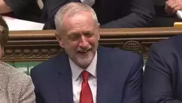 卡梅伦最后一次首相质询现场欢乐得像德云社茶馆……