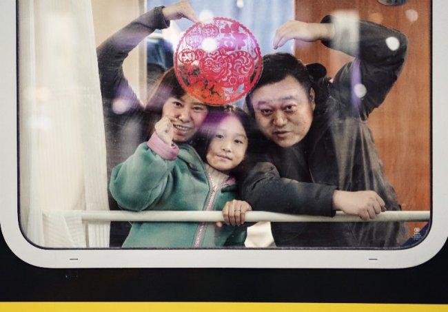火车上要设“儿童车厢”吗？网友们吵翻了