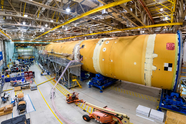 NASA经理对2024年登月计划表示怀疑