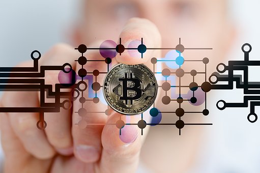 虚拟商业模式到了实体世界，会否格格不入？