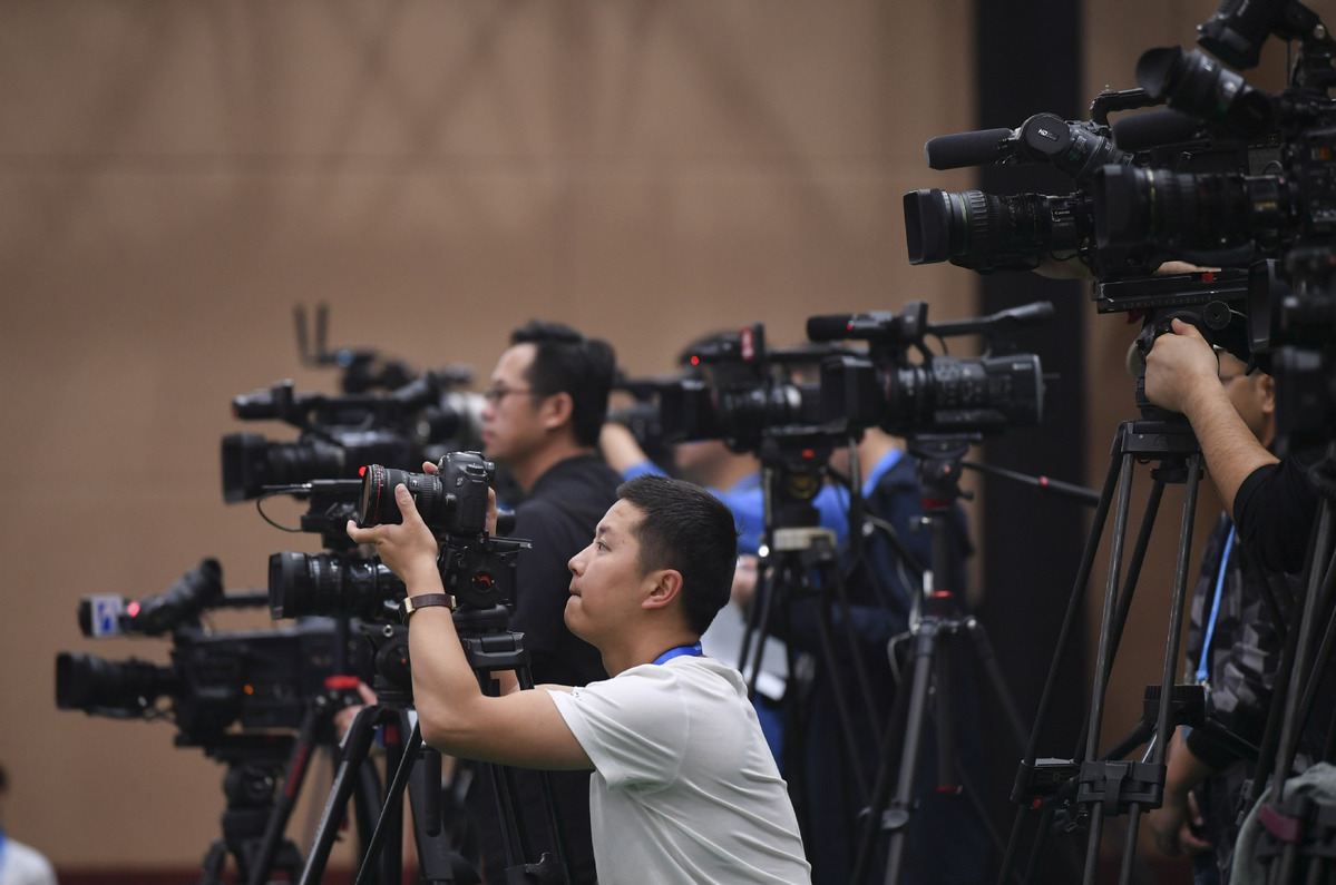 每日一词∣媒体公信力 credibility of media